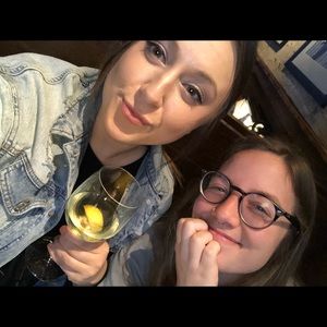 Meet your Posher, Liz